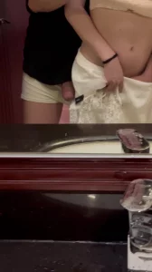 [原创]镜前扣弄九头身骚母狗，粉嫩奶头挺拔饱满